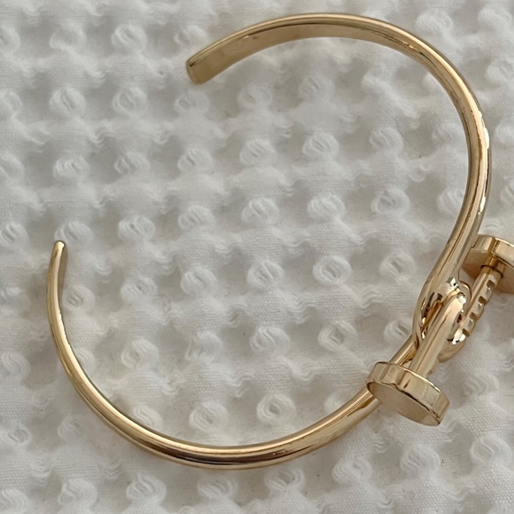 New Gold Tone Nail Twist Cuff Bracelet - Picture 14 of 15